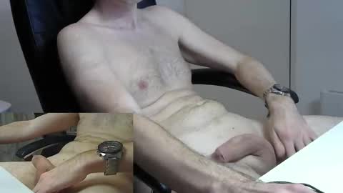 Snapshot of japie93 chatting on October 30, 7:47 pm japie93 online show from October 30, 7:47 pm