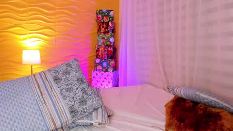 Snapshot of jasmiinevans chatting on December 21, 11:45 pm Jasmin Evans online show from December 21, 11:45 pm