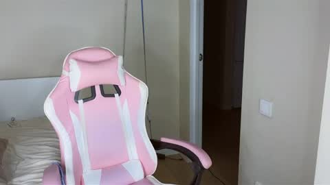 Jasmine online show from April 3, 7:12 pm