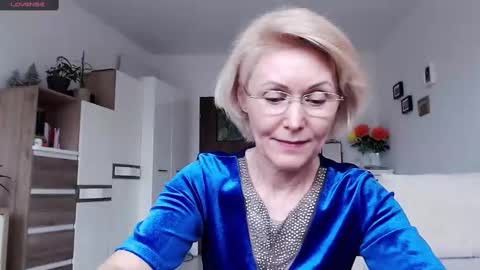 Snapshot of jasmin18v chatting on February 23, 1:32 pm Jasmin room for people 40 online show from February 23, 1:32 pm