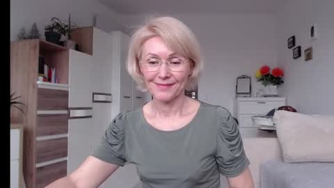 Snapshot of jasmin18v chatting on March 2, 2:10 pm Jasmin room for people 40 online show from March 2, 2:10 pm
