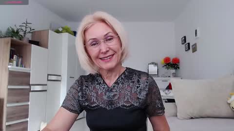 Snapshot of jasmin18v chatting on October 9, 1:20 pm Jasmin room for people 40 online show from October 9, 1:20 pm