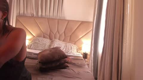 Snapshot of jasmin_melons chatting on June 18, 10:52 am jasmin_melons online show from June 18, 10:52 am