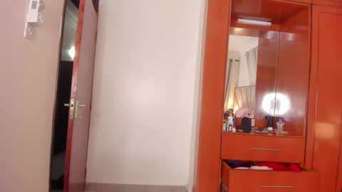 Snapshot of jasmin_melons chatting on June 27, 3:22 am jasmin_melons online show from June 27, 3:22 am