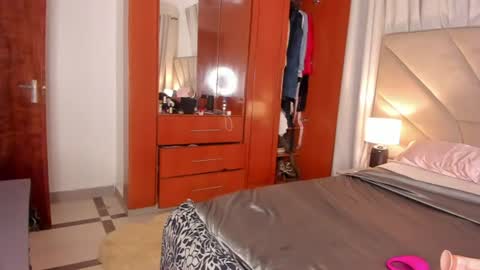 Snapshot of jasmin_melons chatting on June 28, 3:01 am jasmin_melons online show from June 28, 3:01 am