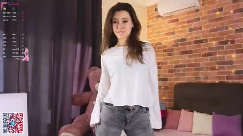 Chloe online show from October 23, 6:13 am