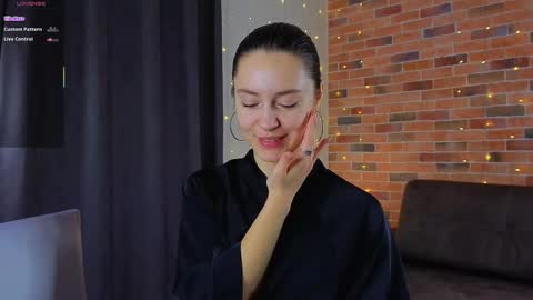 Chloe online show from December 17, 6:52 am