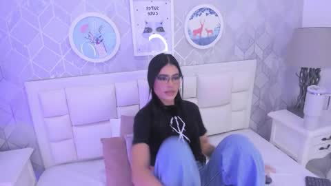 Jasmine online show from October 22, 7:35 pm