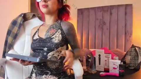 jasmine_wolf online show from September 17, 3:41 am