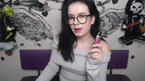 JasmineKouch online show from October 25, 5:15 am