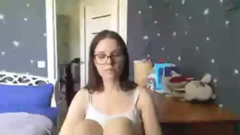 Snapshot of jasmineloadholt chatting on July 20, 10:39 am Lily 3 online show from July 20, 10:39 am
