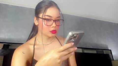 Jazmin online show from September 12, 9:15 pm