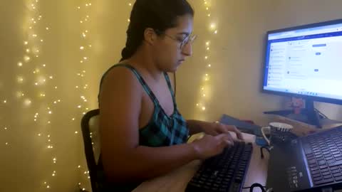 Snapshot of jasmineprincess_ chatting on March 2, 12:23 pm Jasmine online show from March 2, 12:23 pm
