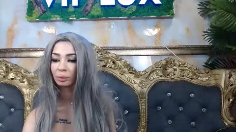 Queen Of Squirt online show from November 30, 8:02 pm