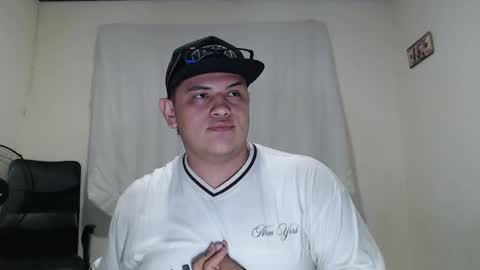 Snapshot of jason_boy_ chatting on April 14, 5:24 am jason_boy_ online show from April 14, 5:24 am