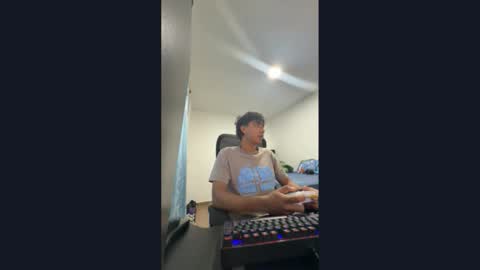 Snapshot of jason_haasland chatting on January 17, 9:07 pm jason_haasland online show from January 17, 9:07 pm