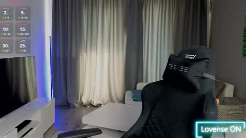 Snapshot of jasonblakes chatting on February 19, 7:48 am FOR CUSTOM VIDEOS DM online show from February 19, 7:48 am