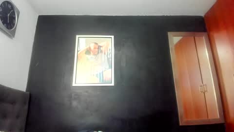    online show from November 10, 3:33 pm