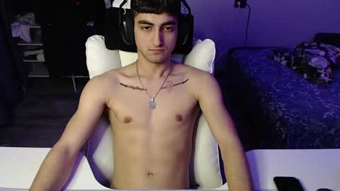 Snapshot of jastin_black chatting on December 9, 8:44 pm Jastin online show from December 9, 8:44 pm
