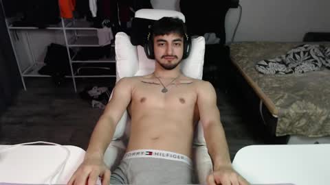 Snapshot of jastin_black chatting on February 26, 10:53 pm Jastin online show from February 26, 10:53 pm