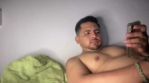 Snapshot of javiermichi chatting on November 18, 5:01 am javiermichi online show from November 18, 5:01 am