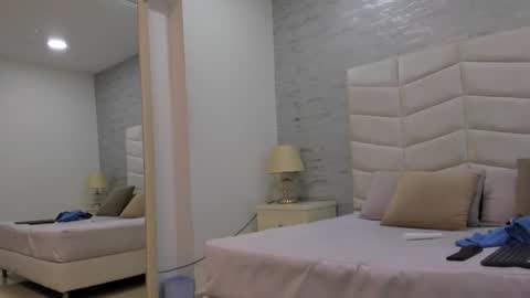 jax black online show from November 29, 7:06 pm