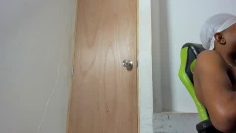 jax_maliq online show from November 18, 4:33 pm