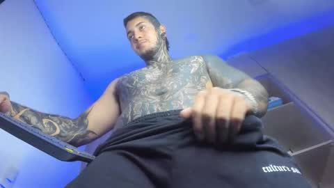 Snapshot of jaxxon22cm chatting on February 27, 6:30 pm Michael independient model online show from February 27, 6:30 pm