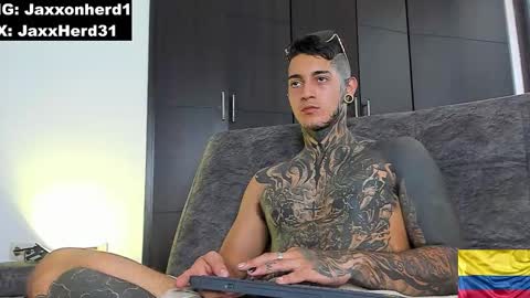 Snapshot of jaxxxonherd chatting on December 15, 8:15 pm Michael online show from December 15, 8:15 pm