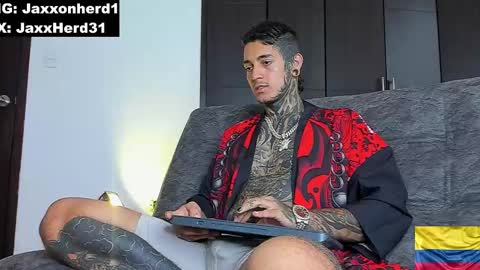 Snapshot of jaxxxonherd chatting on December 26, 6:22 pm Michael online show from December 26, 6:22 pm