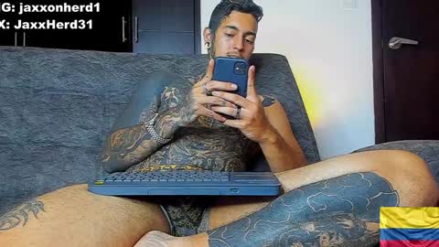 Snapshot of jaxxxonherd chatting on January 19, 12:49 am Michael online show from January 19, 12:49 am