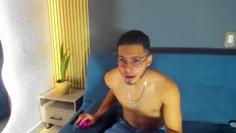 jay_brown69 online show from December 22, 7:33 pm