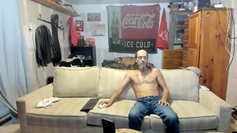 Snapshot of jay_short7863 chatting on March 5, 2:24 pm O F jay short786 online show from March 5, 2:24 pm