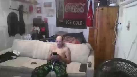 Snapshot of jay_short7863 chatting on March 20, 3:17 pm O F jay short786 online show from March 20, 3:17 pm