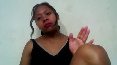 Snapshot of jayalydiah chatting on December 17, 4:51 am jayalydiah online show from December 17, 4:51 am