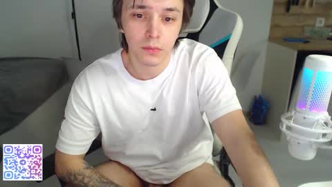 Snapshot of jayce_icestone chatting on January 16, 1:37 pm Jayce online show from January 16, 1:37 pm