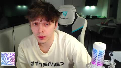 Jayce online show from April 8, 4:07 pm