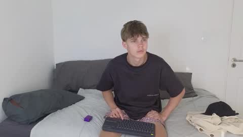 Snapshot of jaycex_69 chatting on February 7, 2:54 pm THE HOUSE online show from February 7, 2:54 pm