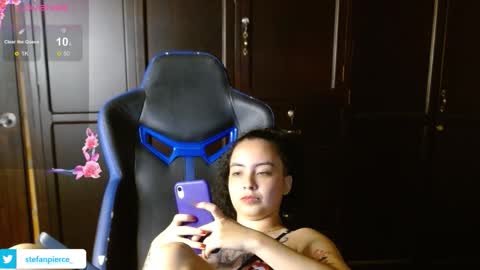 Snapshot of jaydensalvatore_ chatting on October 16, 1:17 am online show from October 16, 1:17 am