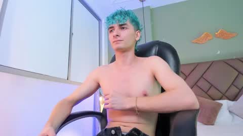 jaydenvillalobos online show from September 26, 1:48 pm