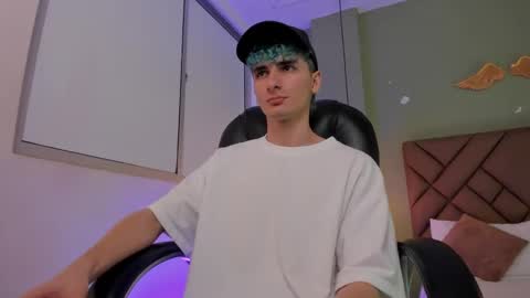 jaydenvillalobos online show from September 28, 7:41 pm