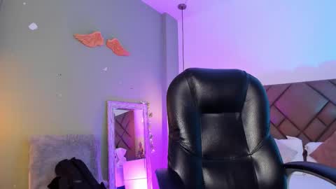 jaydenvillalobos online show from October 6, 12:35 pm