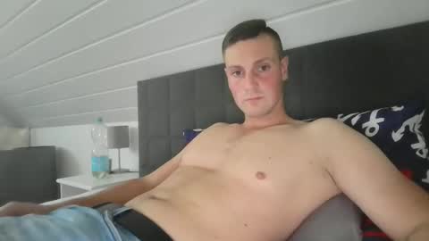 Snapshot of jayfex97 chatting on September 15, 1:55 pm jayfex97 online show from September 15, 1:55 pm