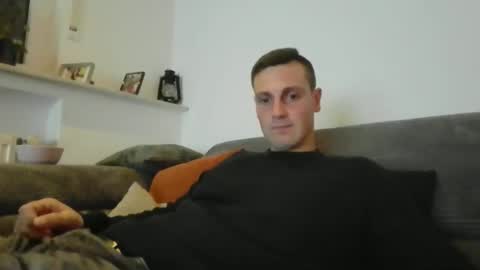 Snapshot of jayfex97 chatting on September 22, 8:22 pm jayfex97 online show from September 22, 8:22 pm