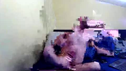 HUngBtmFl online show from February 25, 2:37 pm