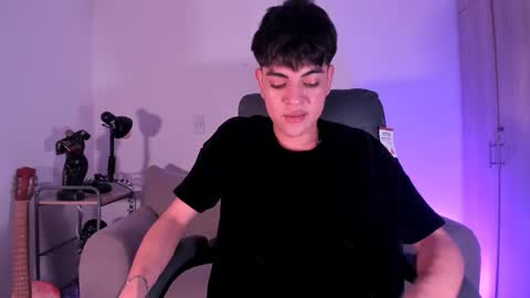 jaythomax online show from February 2, 10:46 am