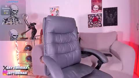 jaythomax online show from March 4, 11:32 pm