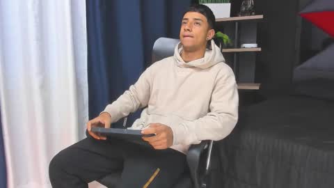 jaze_bradley online show from December 20, 11:06 am