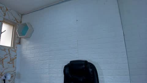 Jazlin  online show from March 14, 1:27 pm