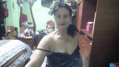 Snapshot of jazmin_rios chatting on October 4, 11:19 am jazmim online show from October 4, 11:19 am
